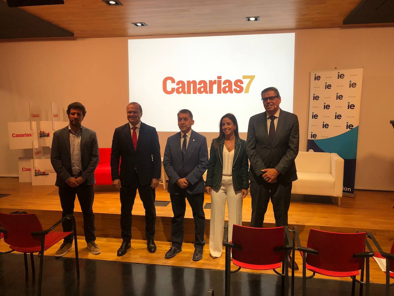Fotos: Las imágenes del encuentro de Hidalgo, Bermúdez y el IE Business, en CANARIAS7