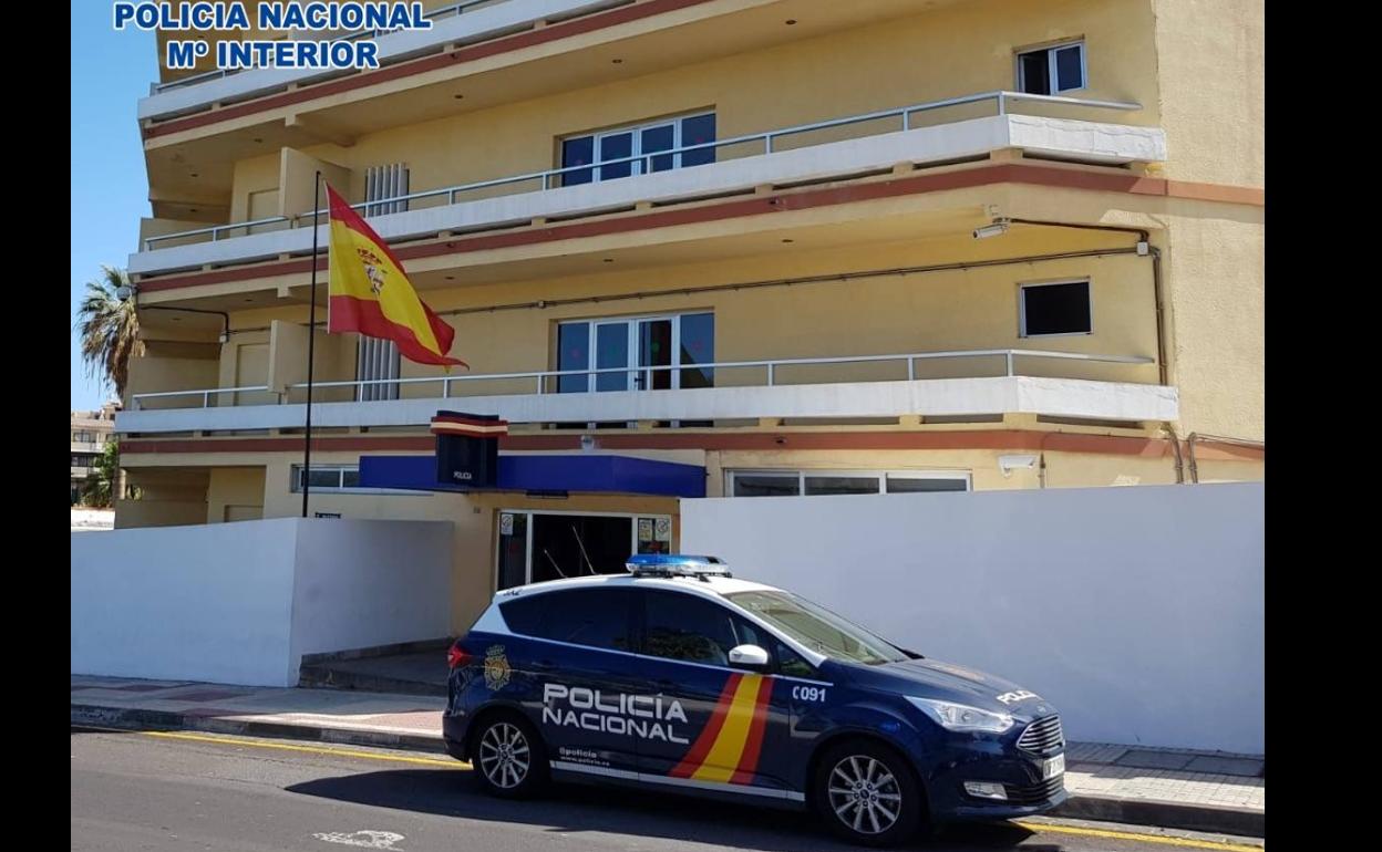 Sorprende a dos encapuchados en la casa de unos amigos