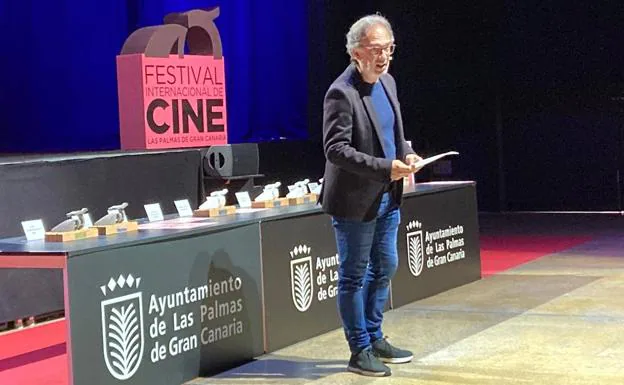 Luis Miranda, director del festival en la lectura del palmarés. 