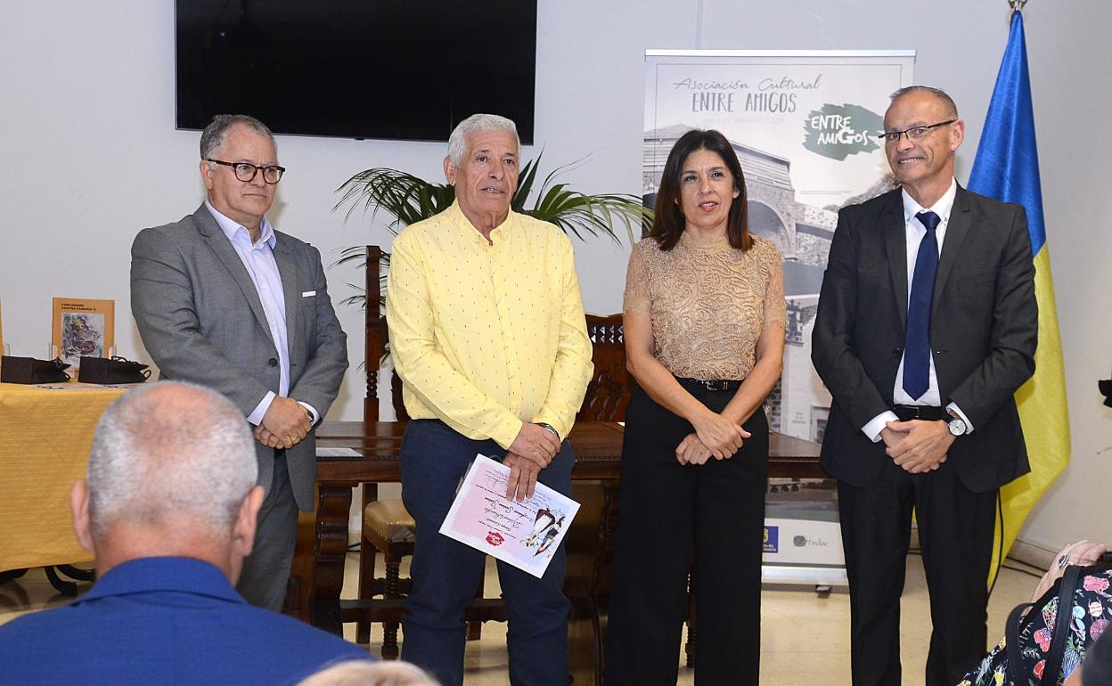 Postal de la presentación del Cancionero de la Contra Canaria. 