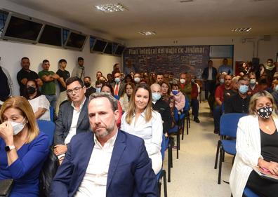 Imagen secundaria 1 - Éxito rotundo en la presentación del Cancionero de la Contra Canaria impulsada por Entre Amigos