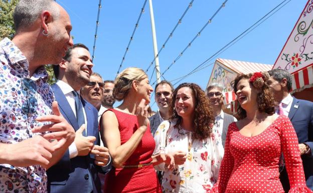 La vicepresidenta Yolanda Díaz, junto a la candidata de Por Andalucía, Inmaculada Nieto.