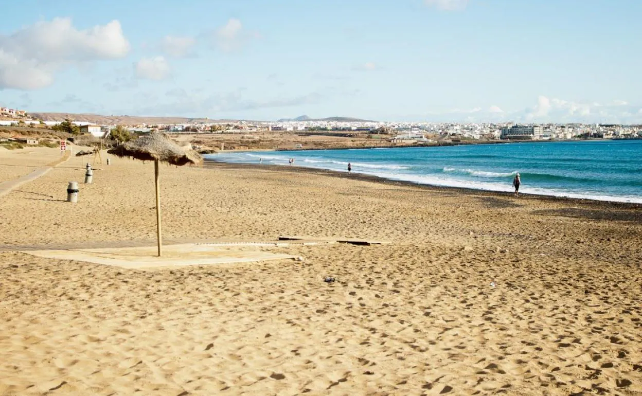 Playa Blanca, la playa urbana de la capital. 