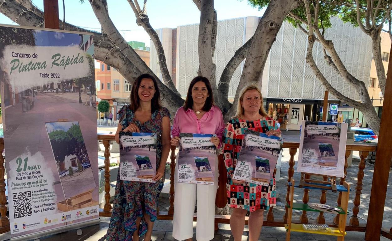 Lidia Mejías, Carmen Hernández y Mónica Muñoz en la presentación. 