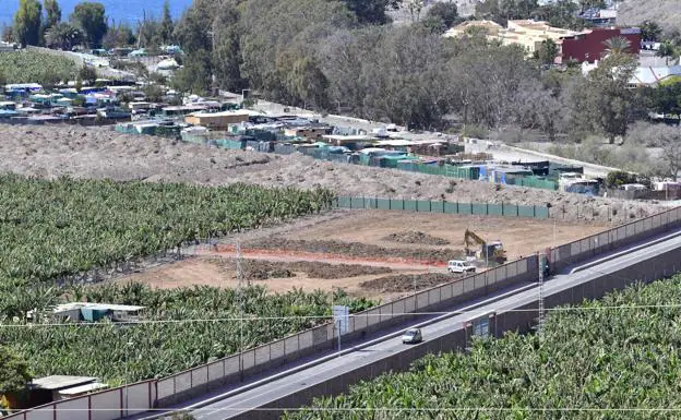 Preparativos del terreno donde se construye la desaladora del Salto de Chira. 