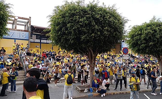 La afición amarilla llenará el estadio de Gran Canaria en una cita clave. 