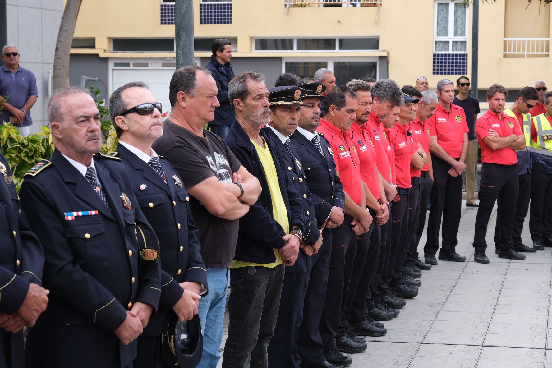Fotos: La ciudad rinde homenaje a los bomberos fallecidos en el accidente de La Naval