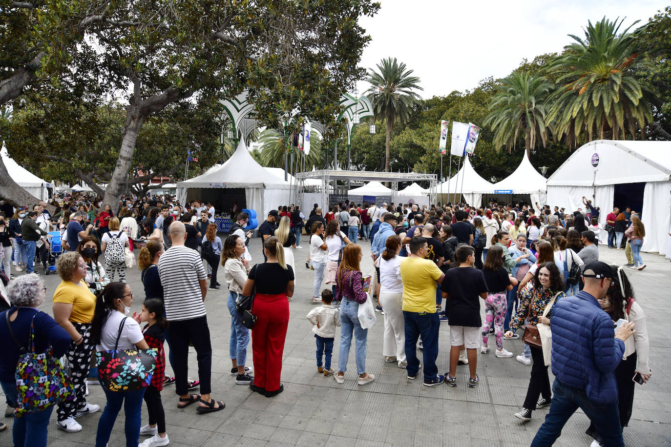 Fotos: Primera jornada de la Feria del Libro