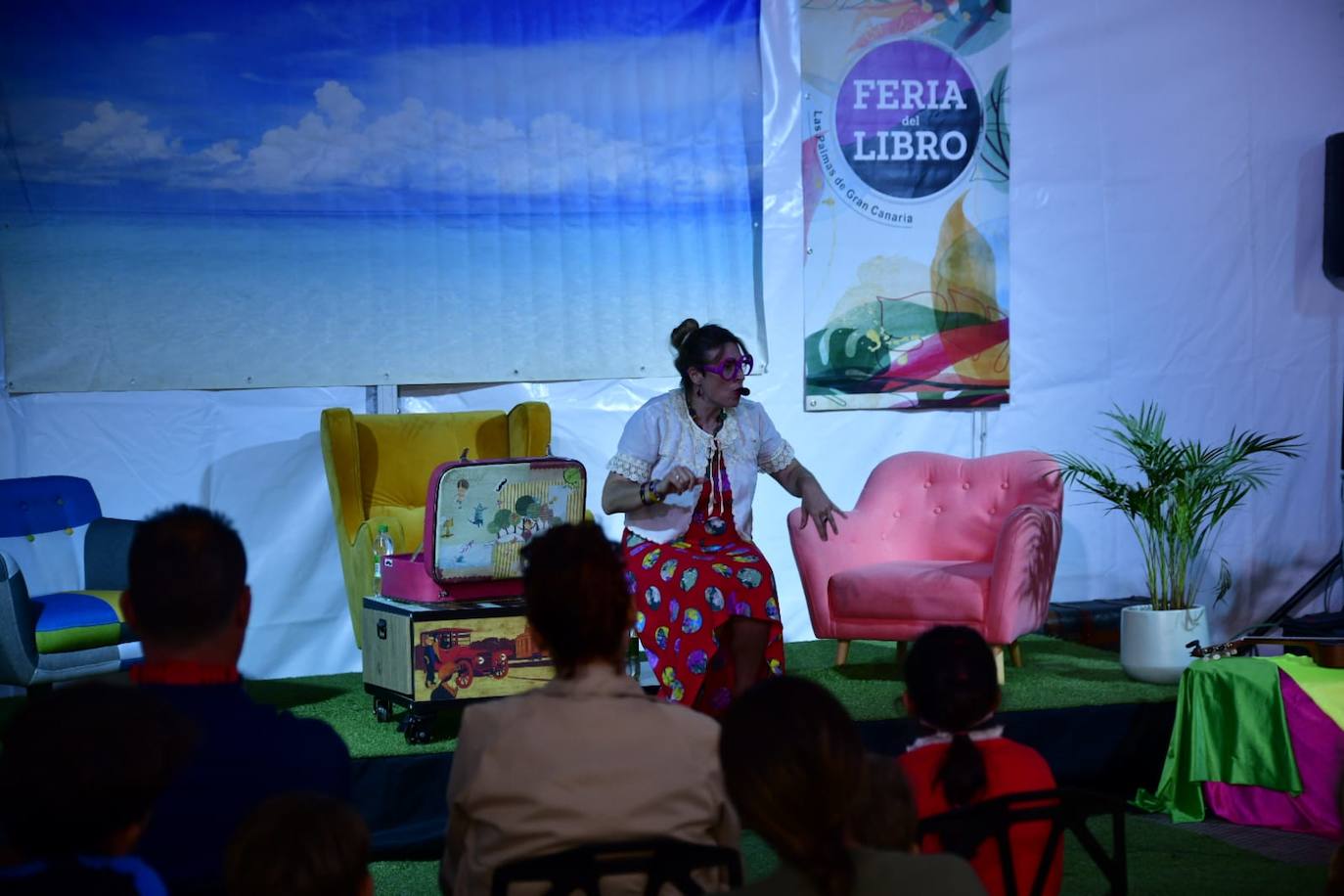 Fotos: Decenas de amantes de la lectura, hacen cola en la Feria del Libro