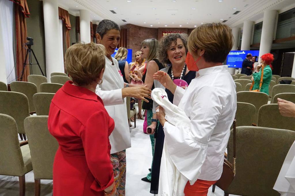 Fotos: El Parlamento rinde tributo a las 113 diputadas en los 40 años de autogobierno