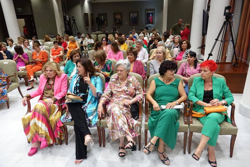Fotos: El Parlamento rinde tributo a las 113 diputadas en los 40 años de autogobierno