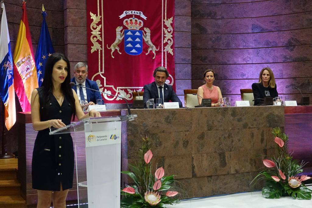Fotos: El Parlamento rinde tributo a las 113 diputadas en los 40 años de autogobierno
