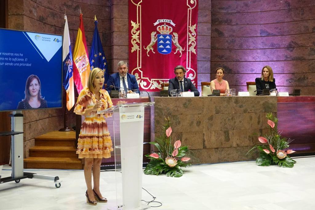Fotos: El Parlamento rinde tributo a las 113 diputadas en los 40 años de autogobierno