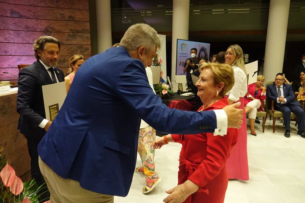 Fotos: El Parlamento rinde tributo a las 113 diputadas en los 40 años de autogobierno