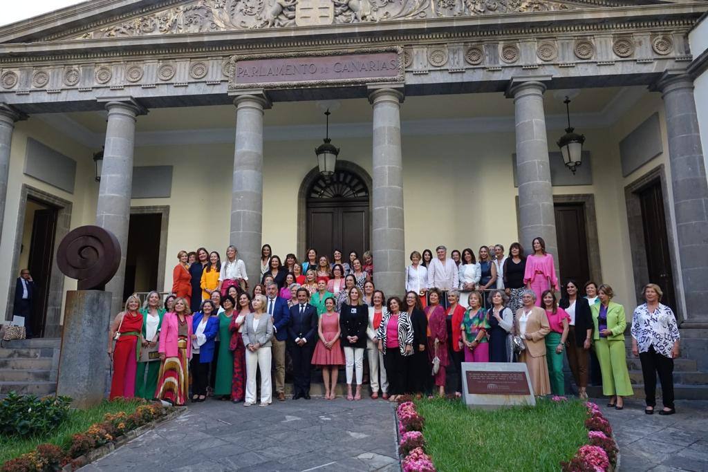 Fotos: El Parlamento rinde tributo a las 113 diputadas en los 40 años de autogobierno