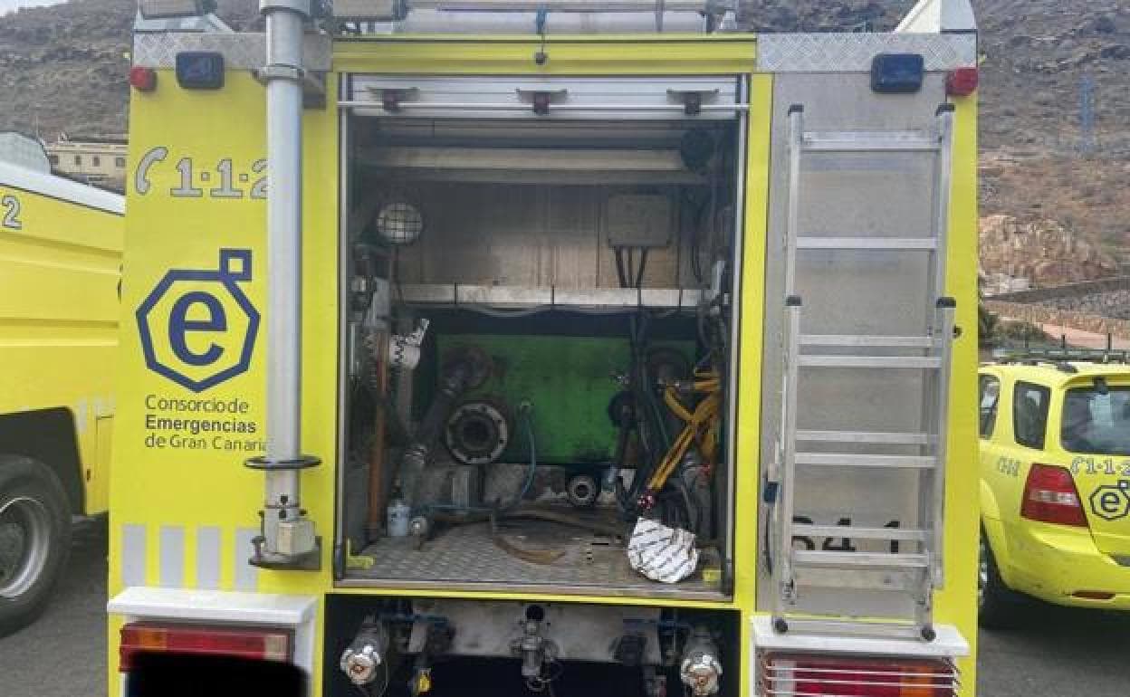 Una de las fotos aportadas por los bomberos para demostrar que trabajan con vehículos que no están en condiciones. 