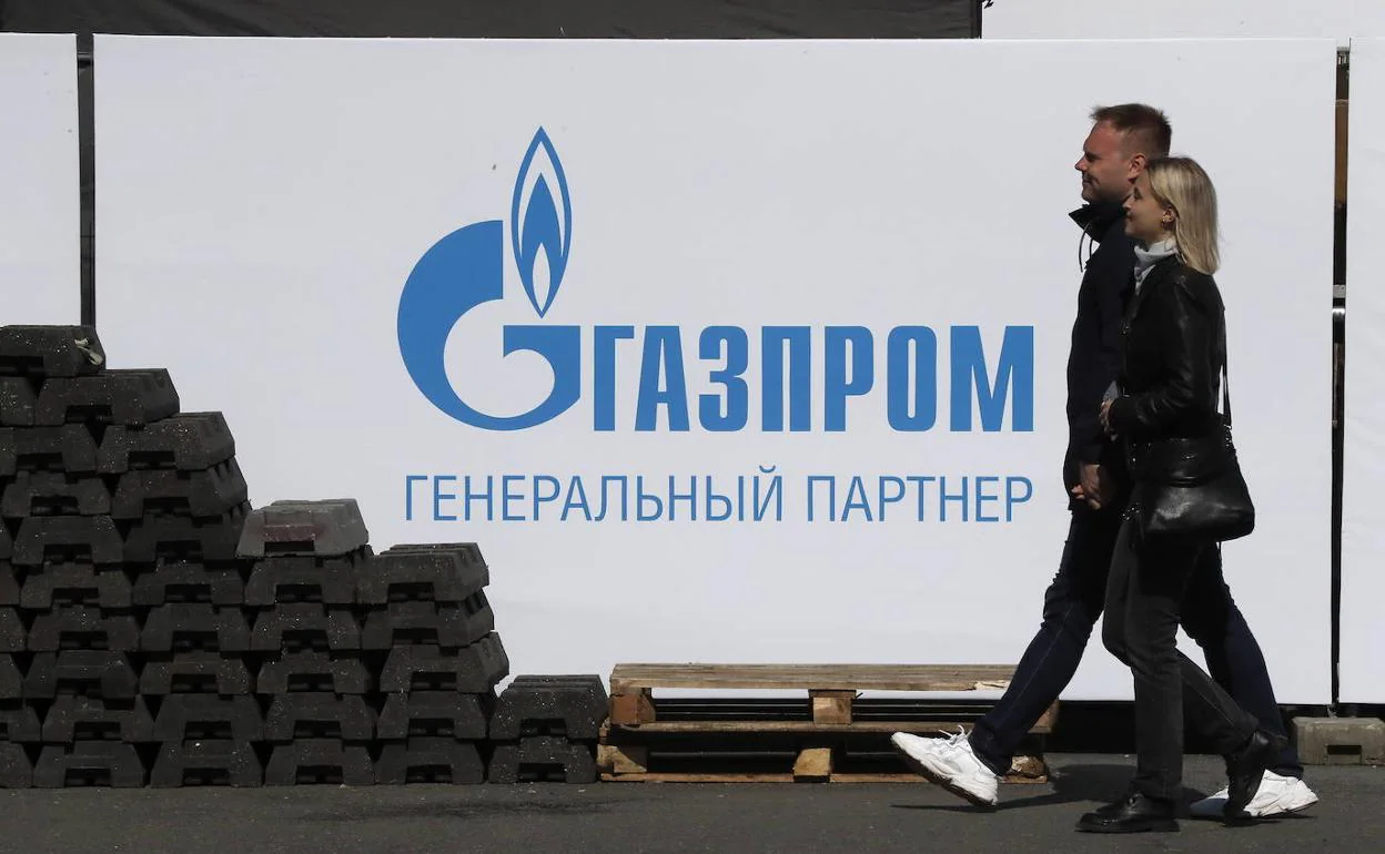 Cartel de Gazprom, en San Petersburgo.