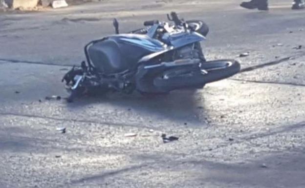 Dos heridos, uno grave, tras sufrir un accidente con la moto en La Oliva