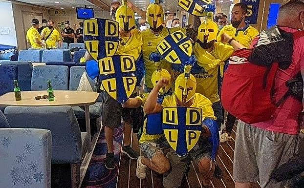 Aficionados de la UD Las Palmas viajan a Tenerife. 