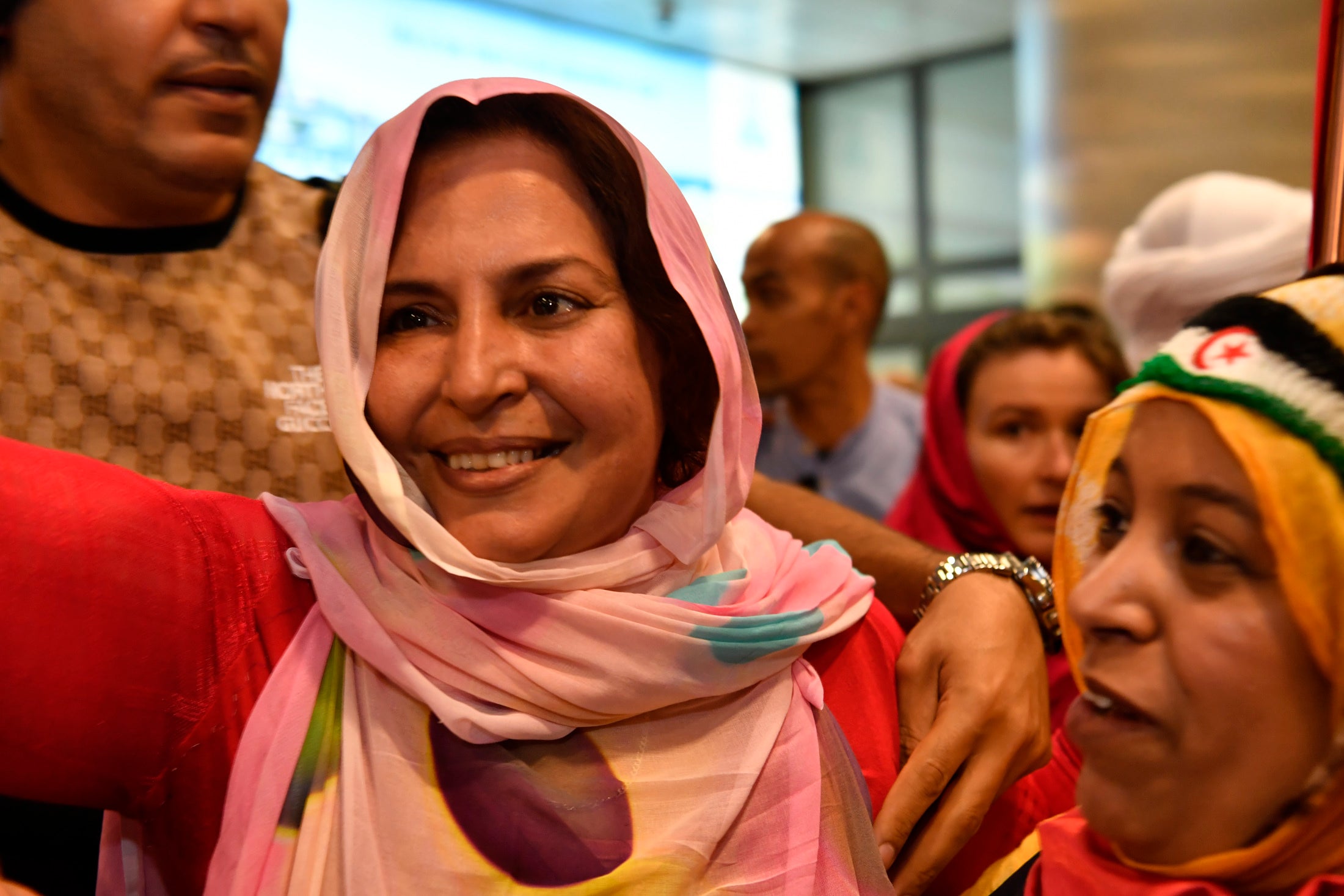 Fotos: La activista Soultana Khaya aterriza en el archipiélago