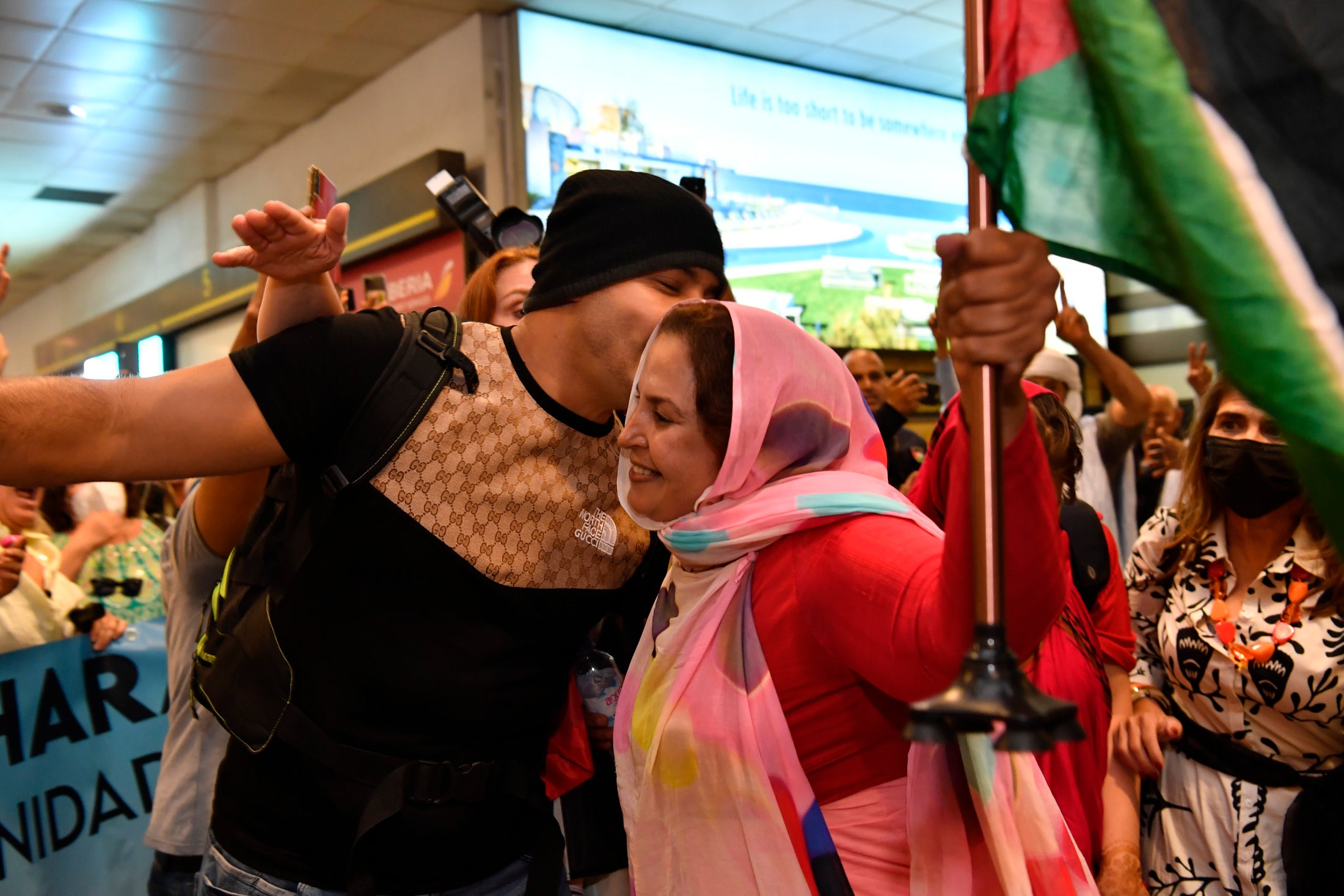 Fotos: La activista Soultana Khaya aterriza en el archipiélago