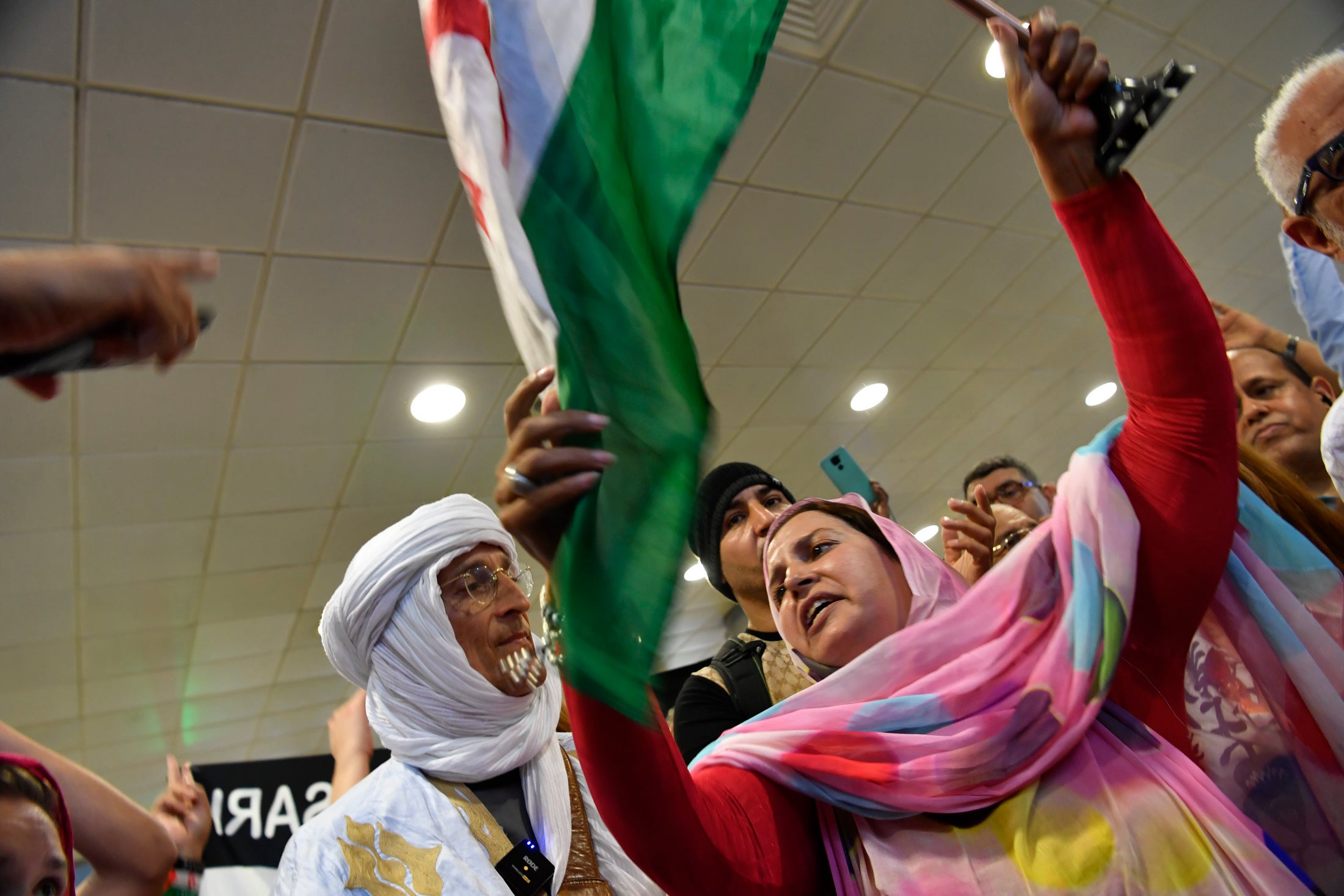 Fotos: La activista Soultana Khaya aterriza en el archipiélago