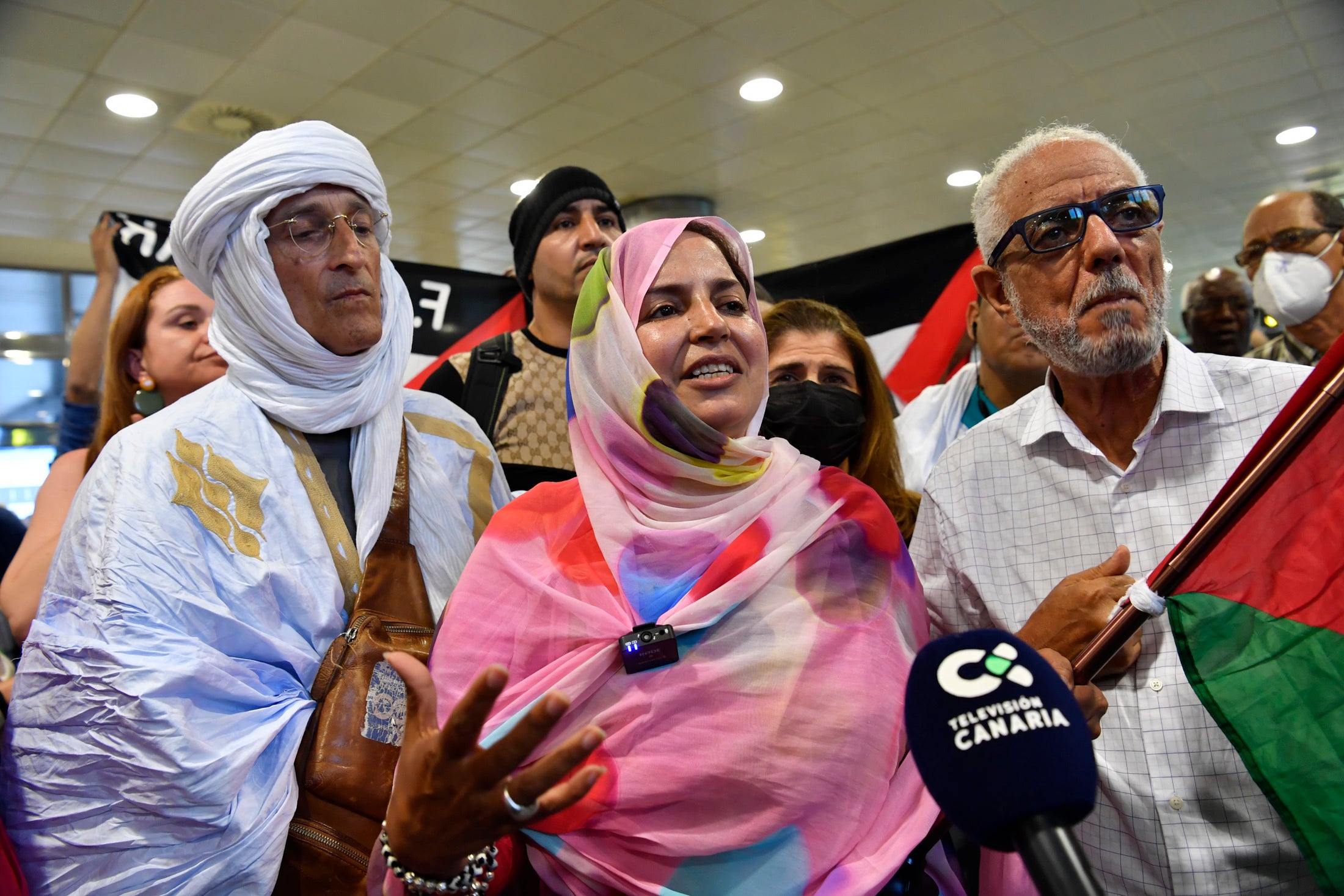 Fotos: La activista Soultana Khaya aterriza en el archipiélago