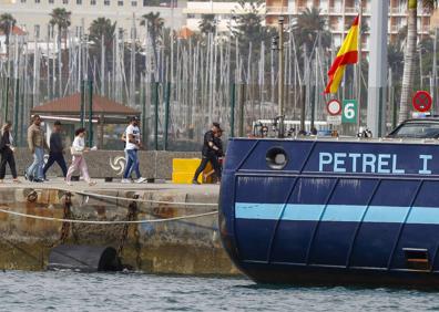 Imagen secundaria 1 - Intervienen un pesquero cargado con 560 kilos de cocaina