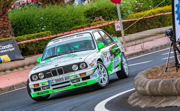 Quintino, con su BMW M3. 