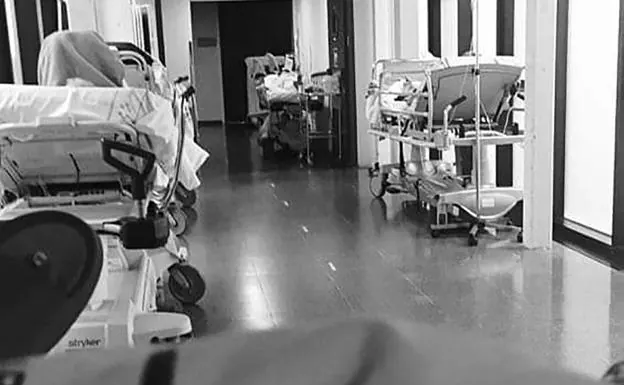 Los pacientes en los pasillos se cronifican en el hospital Insular