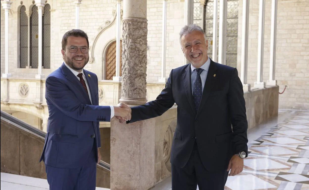 Pere Aragonés y Ángel Víctor Torres, hoy en el Palau de la Generalitat. 