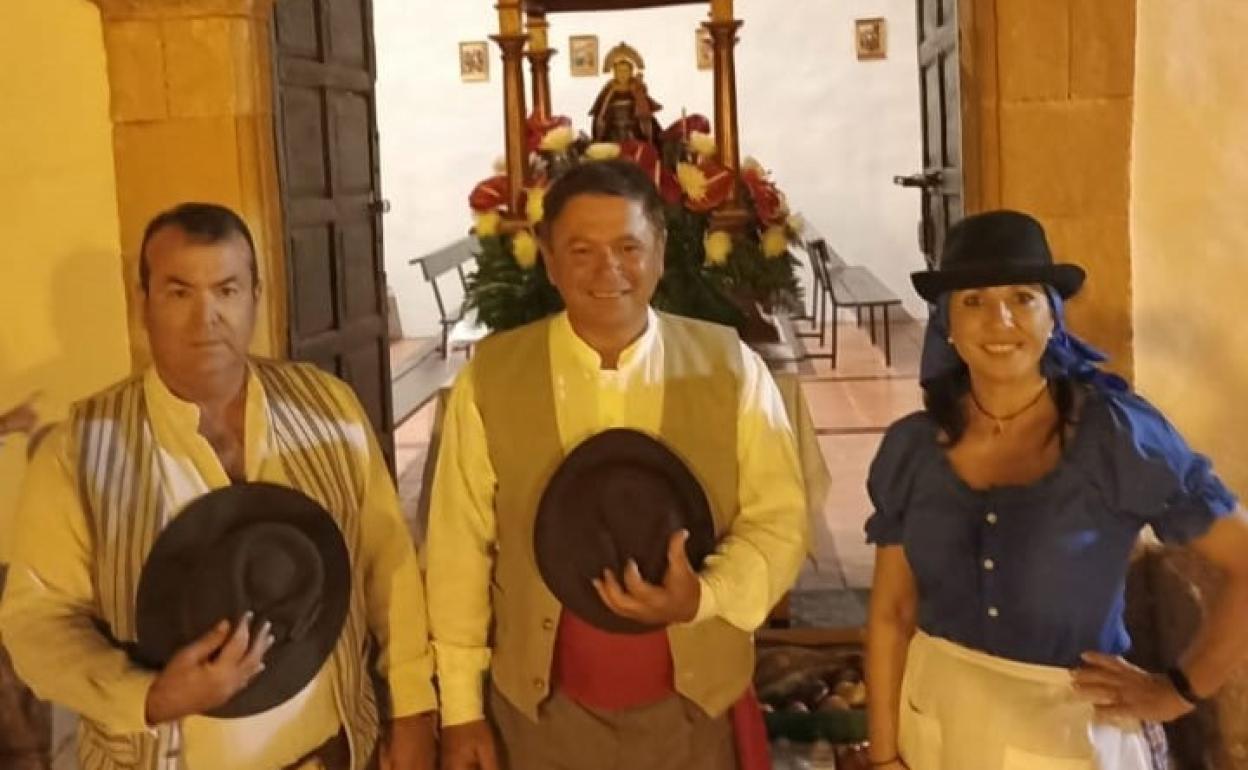 El alcalde Pedro Armas, con los concejales Dunia Alvaro y José Díaz. 