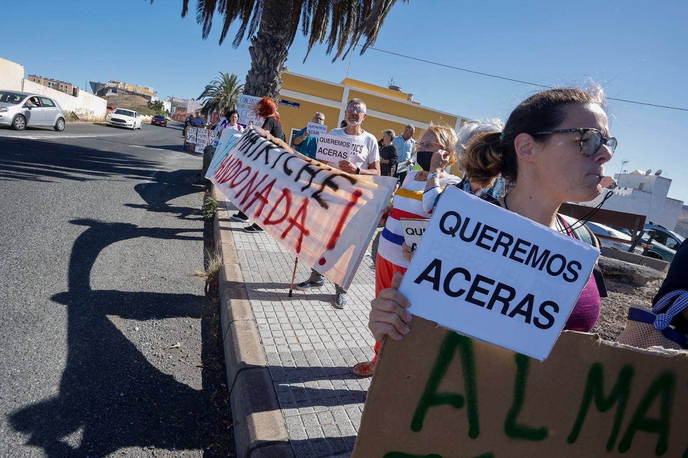 Fotos: Protesta vecinal en Almatriche