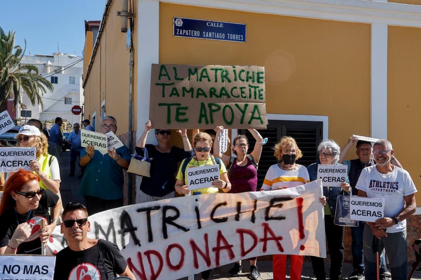 Fotos: Protesta vecinal en Almatriche