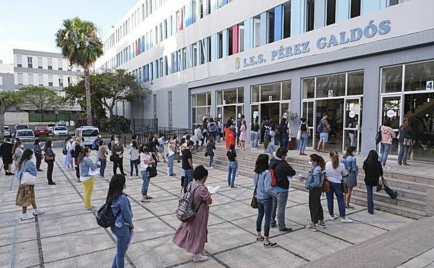 Aspirantes a una plaza docente de secundaria en las oposiciones celebradas en 2021 en Canarias. 