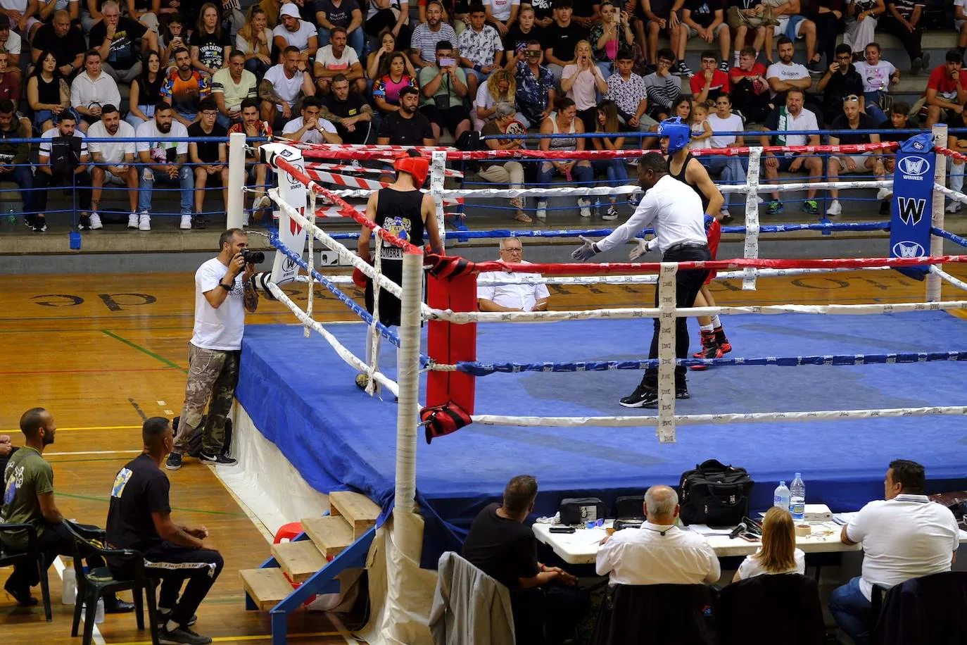 Fotos: Boxea Canarias hace vibrar a la afición