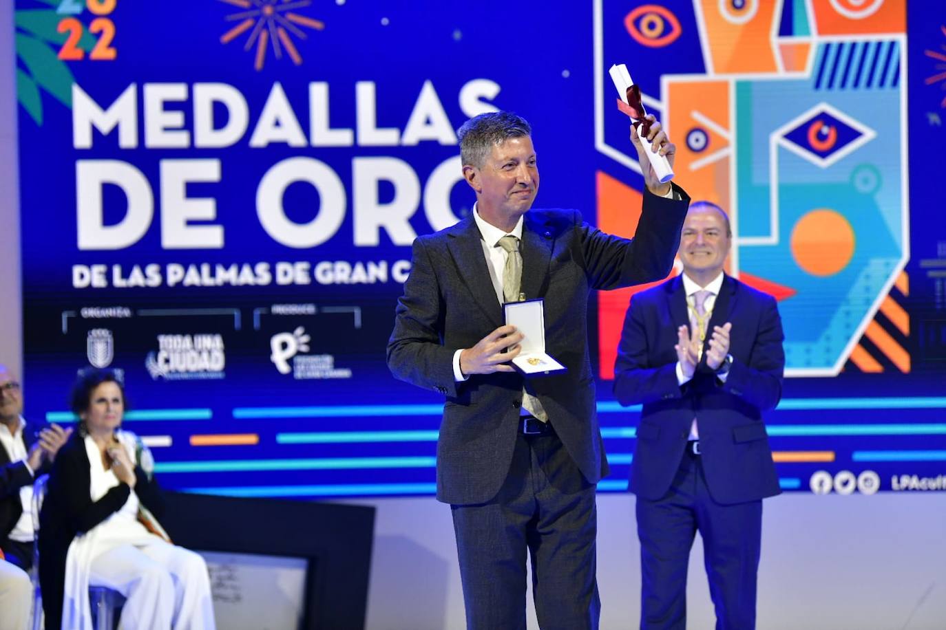 Fotos: La capital grancanaria destaca la labor de 23 personalidades e instituciones en su 544 aniversario