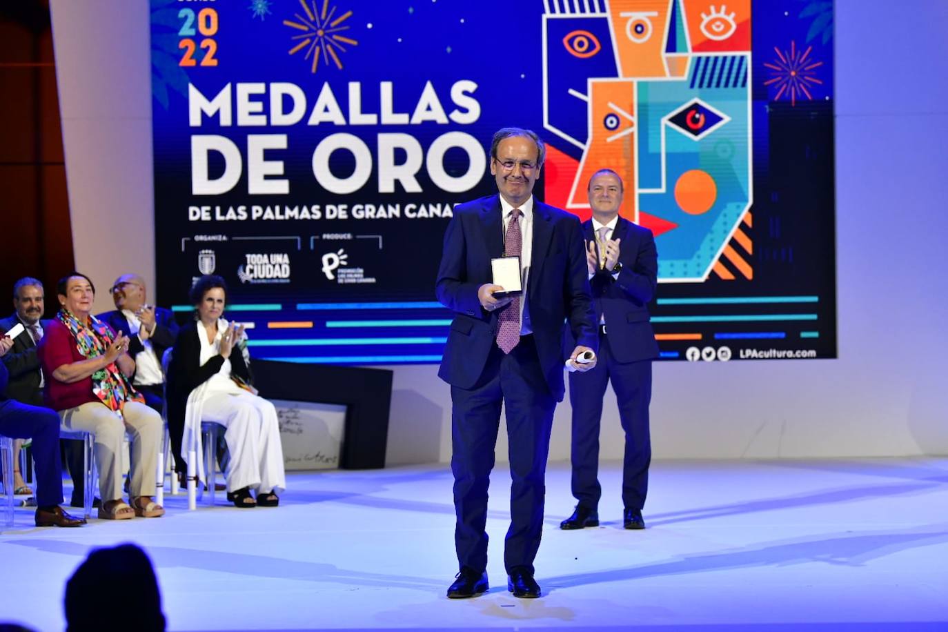 Fotos: La capital grancanaria destaca la labor de 23 personalidades e instituciones en su 544 aniversario
