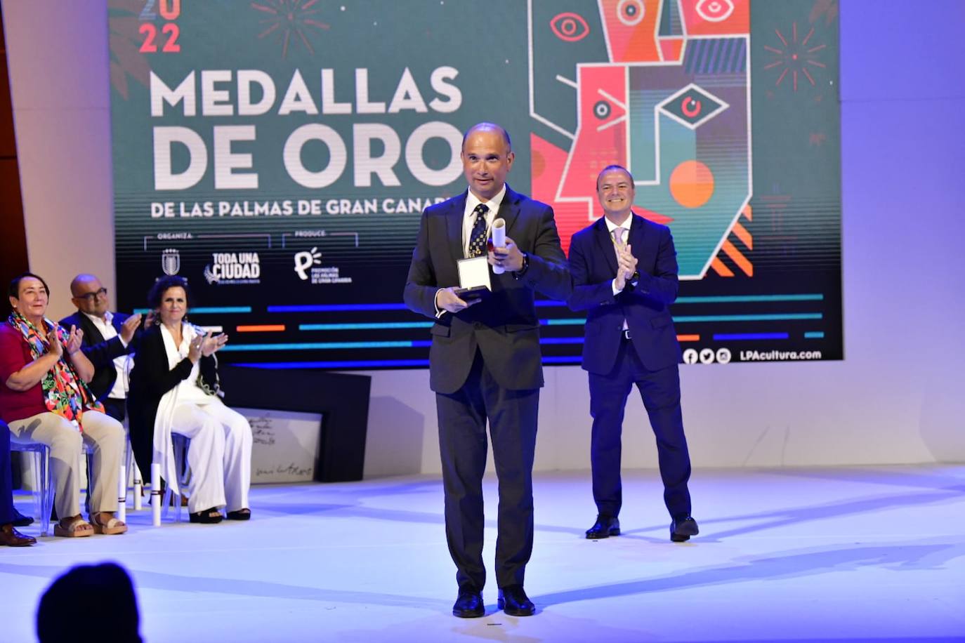 Fotos: La capital grancanaria destaca la labor de 23 personalidades e instituciones en su 544 aniversario