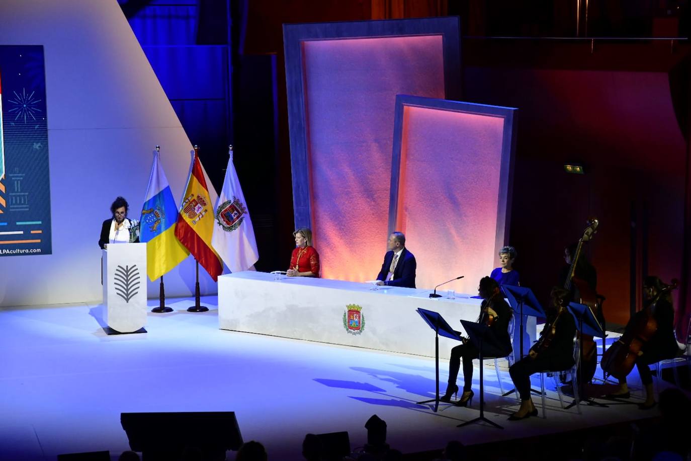 Fotos: La capital grancanaria destaca la labor de 23 personalidades e instituciones en su 544 aniversario