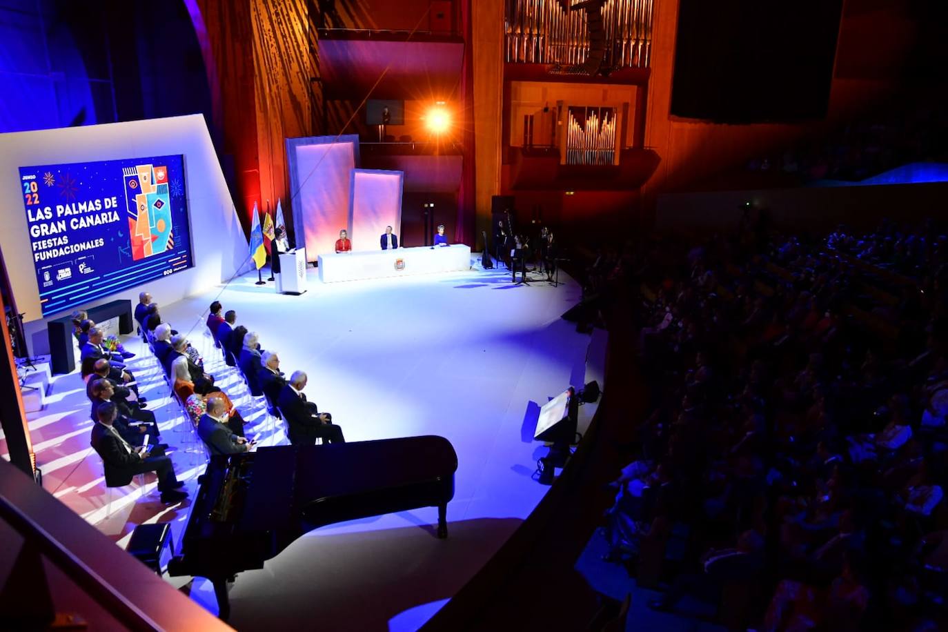 Fotos: La capital grancanaria destaca la labor de 23 personalidades e instituciones en su 544 aniversario