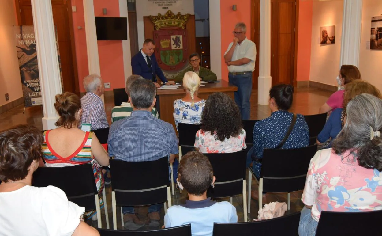 El alcalde Teodoro Sosa; Sebastián López, director insular de Patrimonio; y Carlos Ruiz, edil de Patrimonio. 