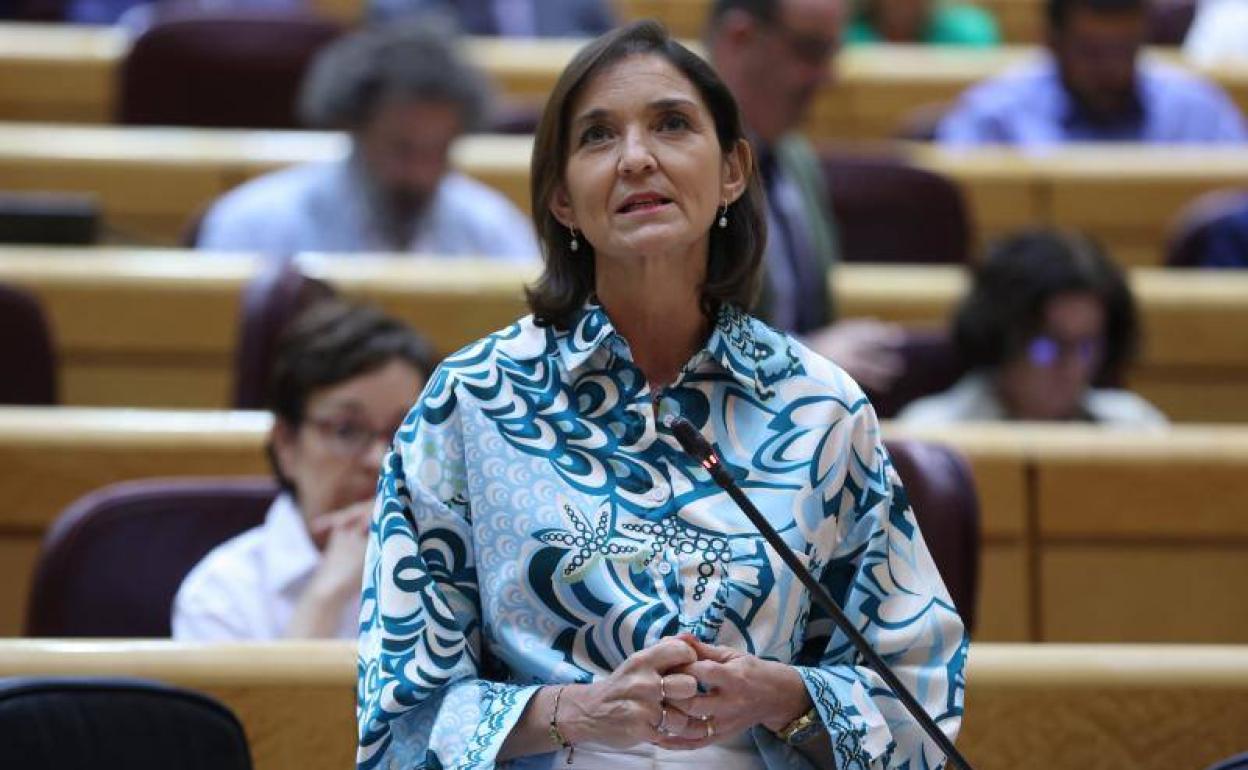 La ministra de Turismo, Reyes Maroto, respaldó en mayo la candidatura de Canarias. 