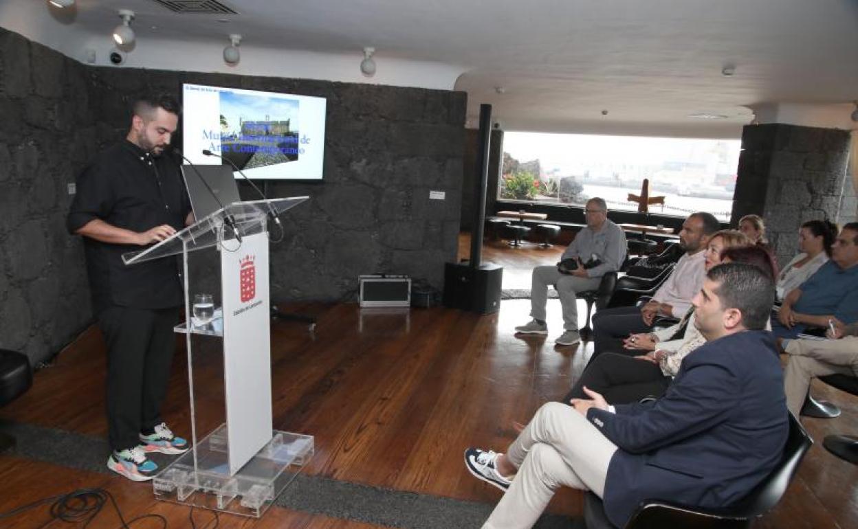 Presentación de la Bienal en el Castillo de San José. 