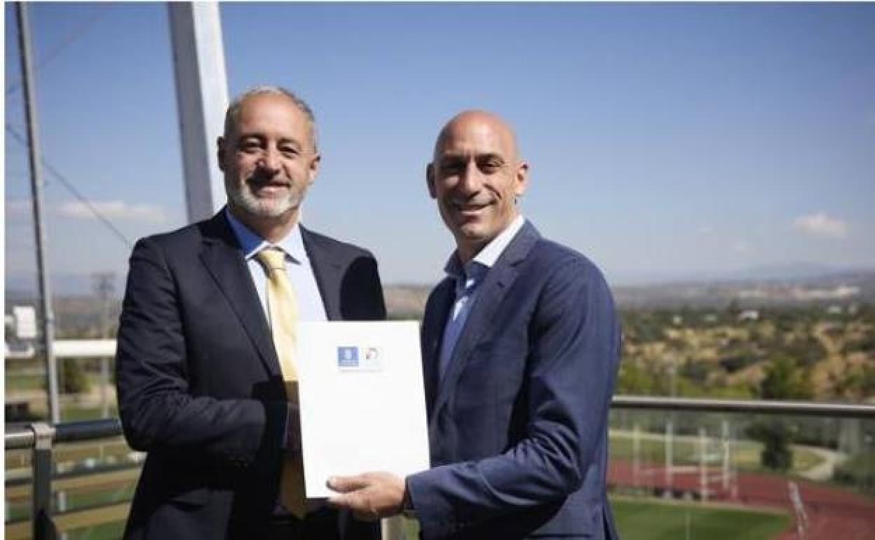 Francisco Castellano junto a Luis Rubiales, en Madrid. 