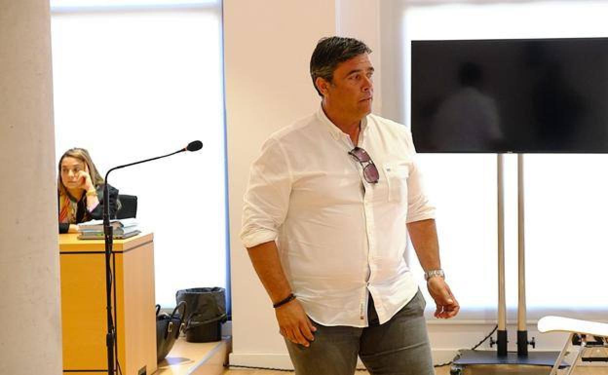 José Juan Herrera Martel fue condenado a cuatro meses de prisión e inhabilitación especial para el derecho de sufragio pasivo. 