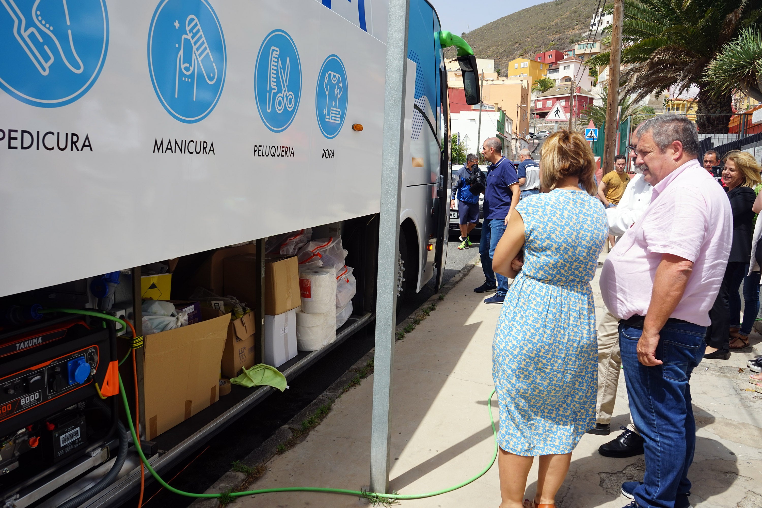 Fotos: La guaguaseo ofrecerá aseo y atención médica a personas sin hogar en Gran Canaria