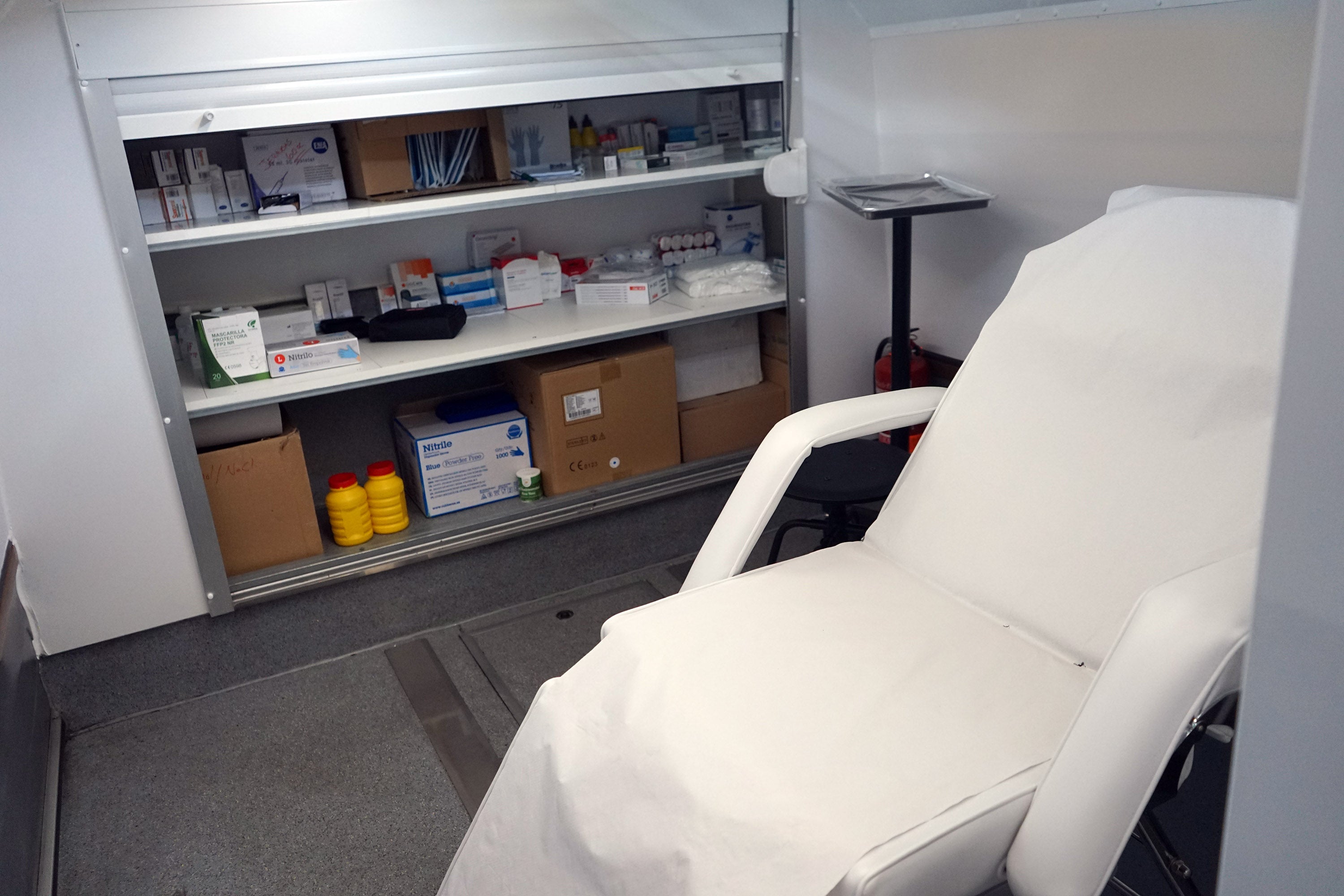 Fotos: La guaguaseo ofrecerá aseo y atención médica a personas sin hogar en Gran Canaria