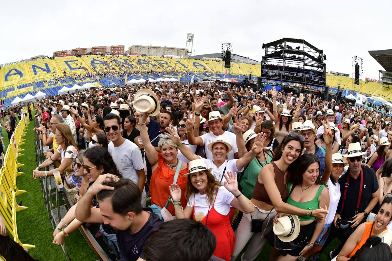 Fotos: El Granca Live Fest sube la temperatura con Efecto Pasillo
