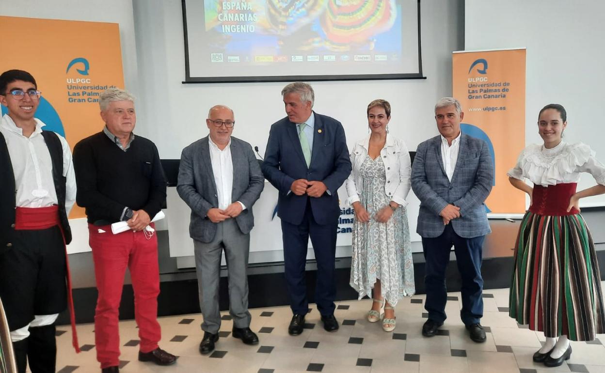 Foto de familia de la presentación del festival, celebrada en la mañana de este viernes en el rectorado de la ULPGC. 